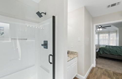 Spacious 5-bedroom villa in welcoming Burleson with WiFi, AC - Foto 50