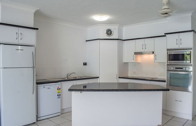 Beachfront Apartments on Trinity Beach - Photo 8