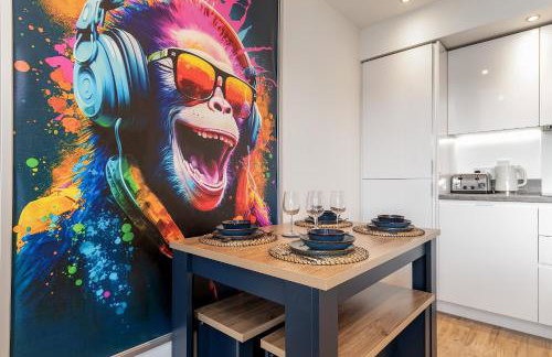 Luxury Apartment-Free Parking-Central Location-Close To Airport, Station & Centre - Foto 11