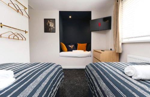 Sleeps14,Sauna,ColdPlunge,Hottub,xboxroom,XLgarden - Foto 26