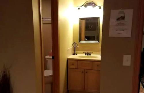 Spacious Vacation Rental for 22 Guests in a Rural Setting in Montezuma, Iowa - Foto 9