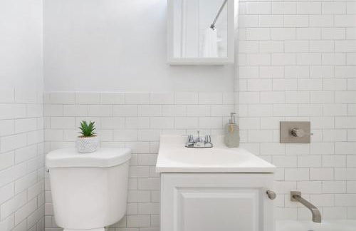 74-3C New Studio in Prime UWS - GYM In Building - Foto 20