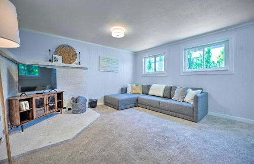 Modern Lake Michigan Home with 3 Lakefront Decks! - Foto 10