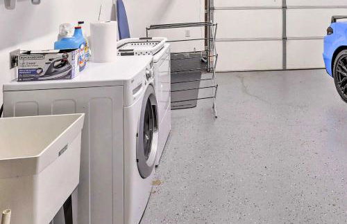 Peaceful Windsor Retreat with Private Hot Tub! - Foto 24