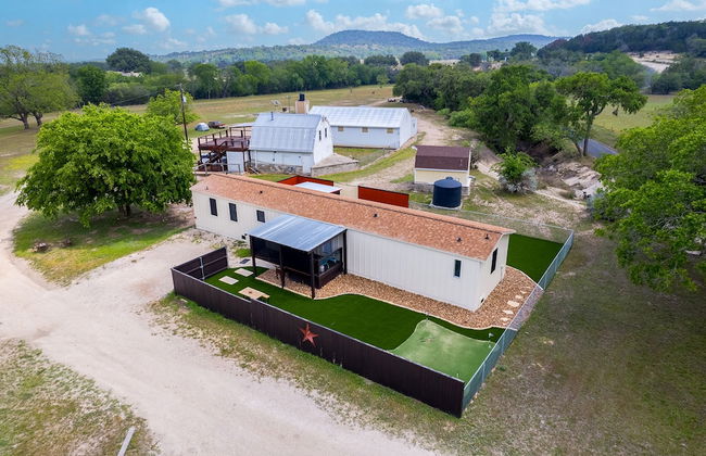 Comfort Charmmini Putting Greengame Roomgrill5 - Photo 35