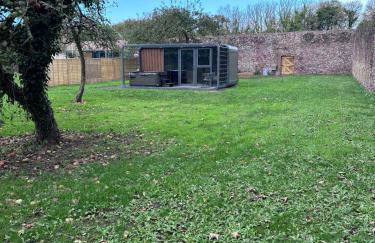 Glamping Pod with Hot Tub in Orchard - Foto 16
