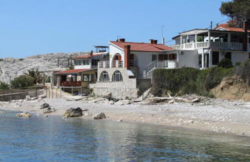 Apartments by the sea Cove Zarace, Hvar - 8778 - Photo 3