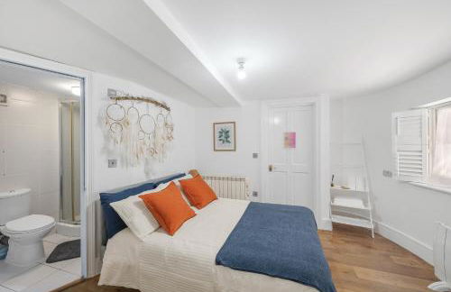 Well Connected 2 Bedroom Flat with Ensuite Bathrooms in London SE5 - Foto 16