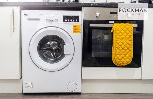 Ten Cromwell - FREE PARKING - Spacious 3 Bedroom Contractor Home - Central Grays Close to Station and Shops - Fast Wi-Fi - Long Term Stays - Foto 20