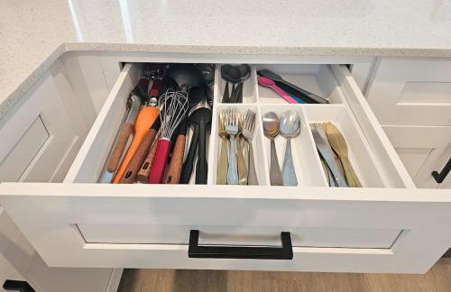 Modern 3BR Home Near Holycross Hospital - Foto 22