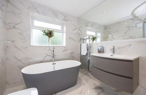 The Wilmslow House Free Parking - Close to Airport - Foto 23