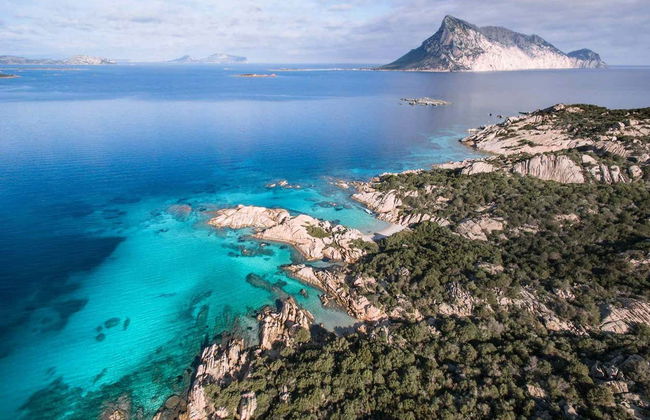 Paseo en lancha por Tavolara y Punta Coda Cavallo - Foto 5