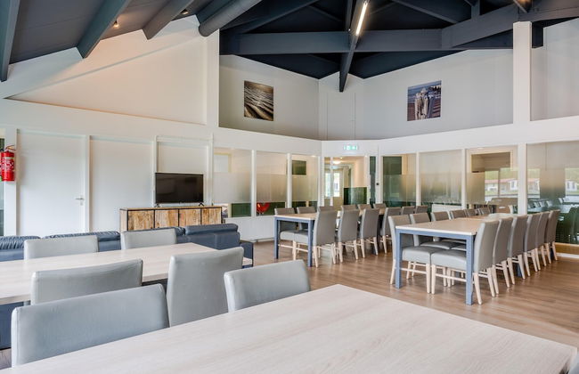 Well Furnished Home for Groups with Dishwasher near Water - Foto 15