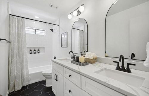 Allen Abode - 4 Bedrm Pool Fire Pit Charm - Photo 25