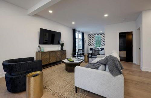 Skyline Luxury - Rooftop Deck- King Suites-Garage - Foto 12