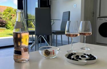 Whispering Waves Guest house, Brighton-8 mins, Guests 4, Beachfront, Free parking, WiFi, Kitchen and AC - Foto 6