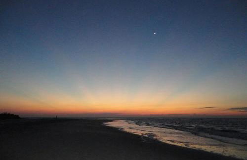 Centennial Coast Cottage - with Heated pool - Foto 23