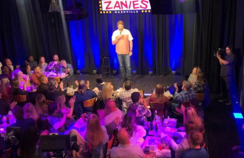 Upscale 12 South Penthouse with 2 Kings, Balcony 1 of 7 Themed Lofts at Cowrite, Find Coffee and Tacos Downstairs, Complimentary Spin Class, Walk to Shopping in 12 South, 10 Minutes to Broadway, Parking, 24 Hr Hospitality - Foto 24