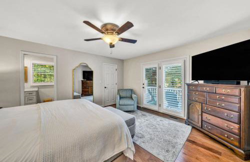 Waterfront Lake House Ideal Dock for Boats, Swimming, Fishing - Foto 33