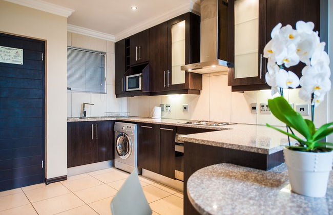 All Suite on 14th - Photo 4