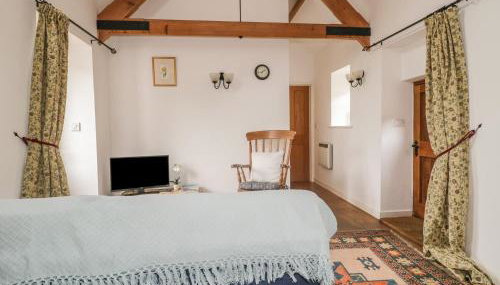 High Park Barn - Photo 5