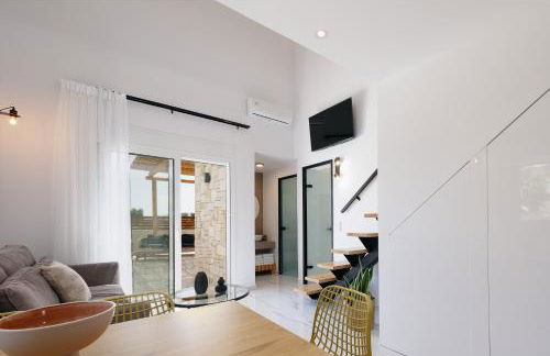 Solis Villa, with Heated Pool & 5 minutes to Beach, By ThinkVilla - Photo 25