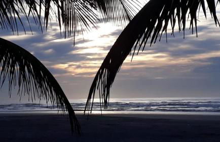 Casa para relaxar perto do mar, a 300 metros da Praia - Foto 42