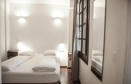 Barcelona Beach Apartments - Photo 33