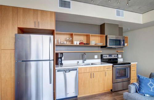 Downtown Bellevue 1BR w Lounge Gym nr Shops SEA-234 - Foto 6