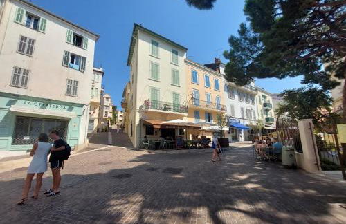 Place du Suquet - In the hart of old Cannes - 2 Min Walking distance from Palais de Festivals and Beaches - Photo 22