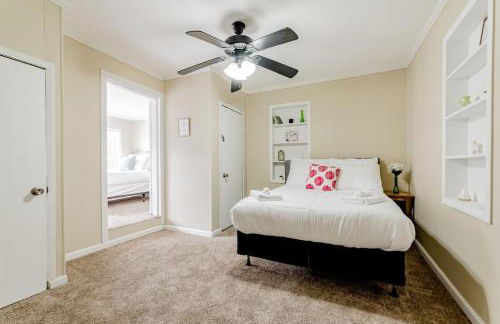 15mins to Downtown- Adorable on Taylor Both Units - Photo 34