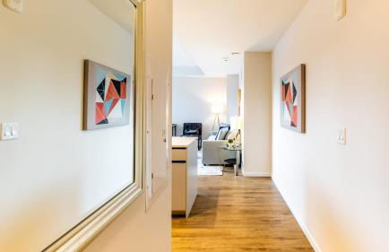 Modern Apt with City Views - Foto 11