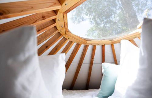 Purple City Retreats - Luxury Yurt & Spa - Foto 16