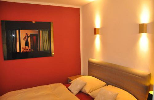 Geräumige 2-Z WOHNUNG im GRÜNEN, GARTEN, TERRASSE, RUHIG, NATUR, PHANTASTISCHER BLICK! - Foto 2