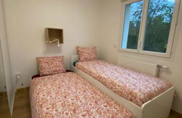 VILLA VUE LAC -3 chambres jardin-proche du lac et du Centre-ville , 2 places parking - Foto 28