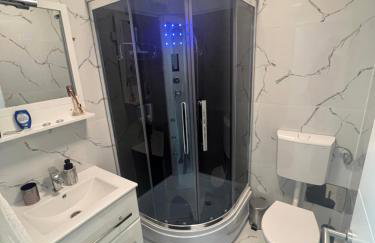 Apartman Paola - massage chair- 0-24 self check IN OUT- Županja - Foto 3