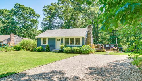 4 Mi to Bristol Beach! Coastal Retreat with Pond - Foto 2