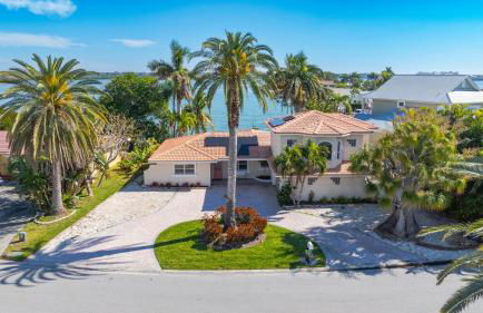 4bd 2ba Waterfront House with Pool, Hot Tub & Boat! - Foto 1