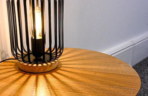 Luxury 2 Bed Maisonette with Parking Near Tube - Foto 25