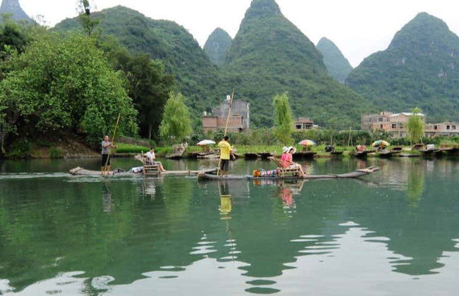 Tour privado en bicicleta y balsa de bambú - Foto 1