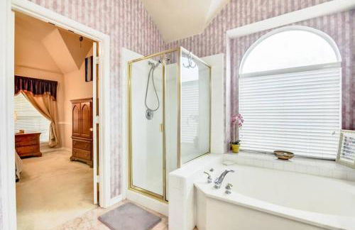 PRIVATE POOL w/Full Amenities by BLD & Joe Pool LK - Foto 3