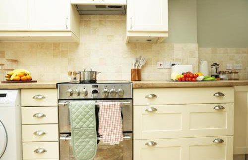 Orchard Place By N And N Stays, Perfect for corporate, contractor teams and families visiting the area, 3 Bed House with Private Parking, Semington Near Bath - Foto 52