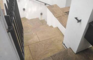 Super Kensington apt sleeps 2 to 4 with free WiFi - Foto 24