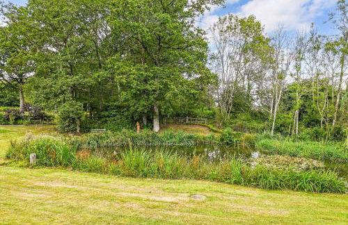 Woodland Cottage by inspirestays-com - Photo 28