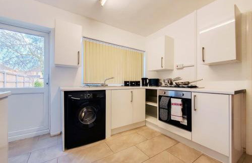 Spacious 3 Bedroom Home - Near Nec, Birmingham Airport & Solihull - Foto 6