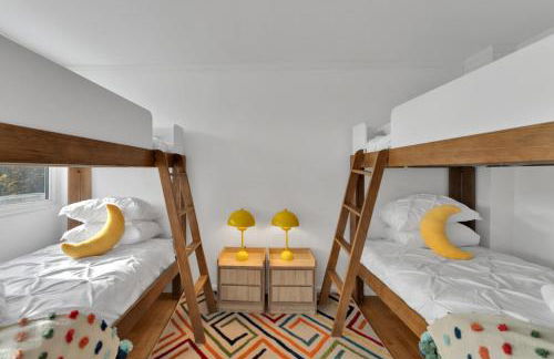 Fire and Fun Luxe Stay w Pool Hot Tub and Game Room - Foto 68