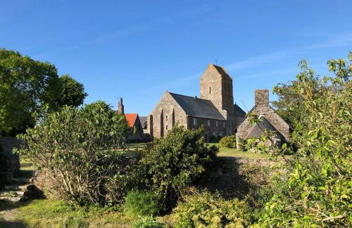 Prieuré saint Léonard, XIème siècle, Baie du mont saint Michel - Foto 1