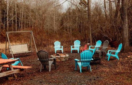 Giggling Creek Cottage - BedJet! King Sized! Gazebo, 45 Acres, Arcades, Nintendo, more - Photo 50