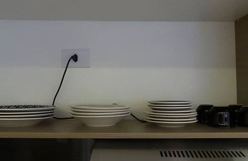 Studio prox shopping Curitiba Wifi, TV a Cabo e ar by UROOMS - Foto 48