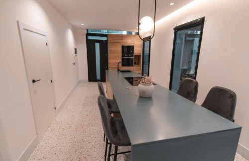 Tita Deluxe - Foto 11